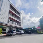 Oyo 90312 Bahu Bay Hotel